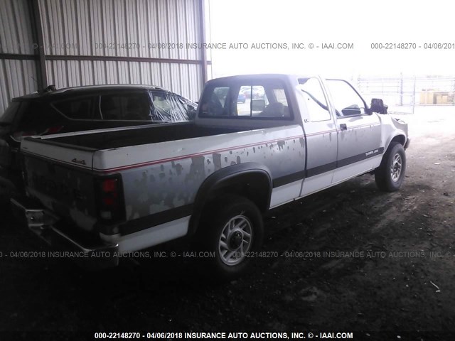 1B7GG23Y7PS228809 - 1993 DODGE DAKOTA WHITE photo 4