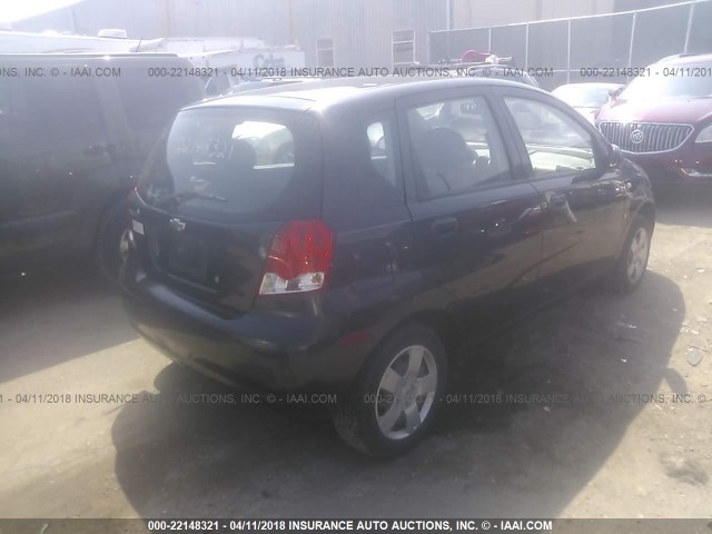 KL1TD66638B166424 - 2008 CHEVROLET AVEO LS BLACK photo 4