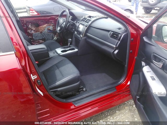 4T1BF1FK4EU816551 - 2014 TOYOTA CAMRY L/SE/LE/XLE RED photo 5