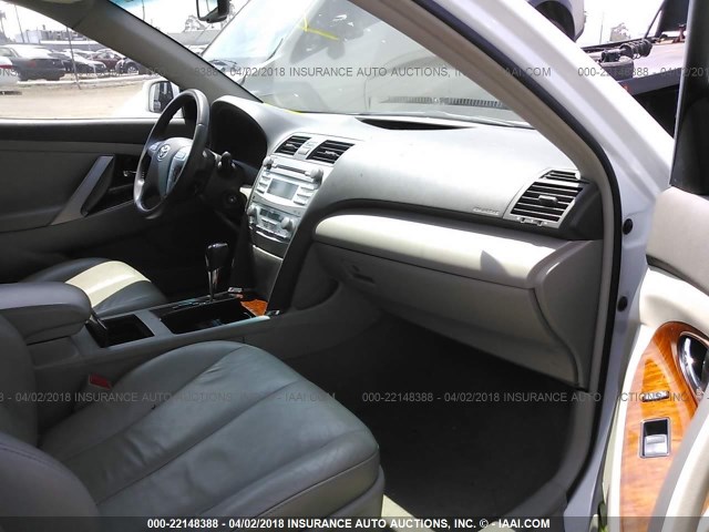 4T1BE46K08U782083 - 2008 TOYOTA CAMRY CE/LE/XLE/SE WHITE photo 5