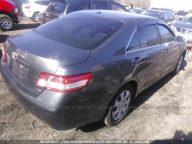 4T1BF3EK4BU705457 - 2011 TOYOTA CAMRY SE/LE/XLE GRAY photo 4
