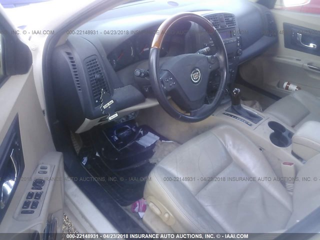 1G6DM577540162740 - 2004 CADILLAC CTS WHITE photo 5