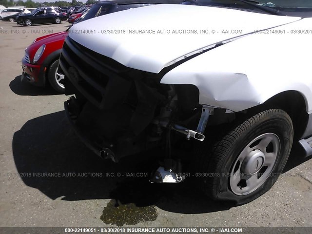 1FMFU16567LA79069 - 2007 FORD EXPEDITION XLT WHITE photo 6