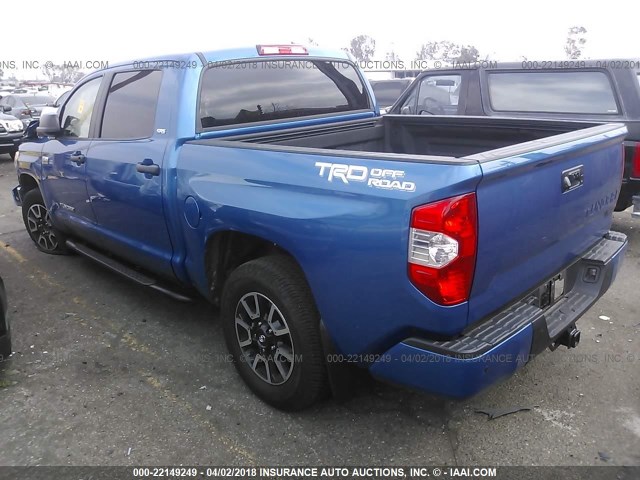 5TFEY5F19HX218050 - 2017 TOYOTA TUNDRA CREWMAX SR5 BLUE photo 3