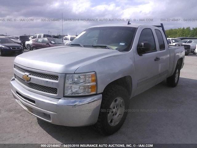 1GCRCSE00DZ247331 - 2013 CHEVROLET SILVERADO C1500 LT SILVER photo 2