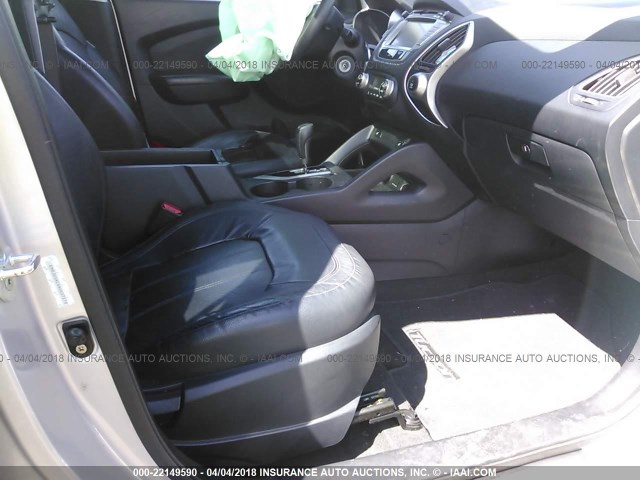 KM8JU3AC9AU037279 - 2010 HYUNDAI TUCSON GLS/LIMITED 银色 照片 5