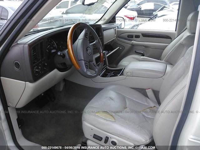 1GYEC63T84R169264 - 2004 CADILLAC ESCALADE LUXURY WHITE photo 5