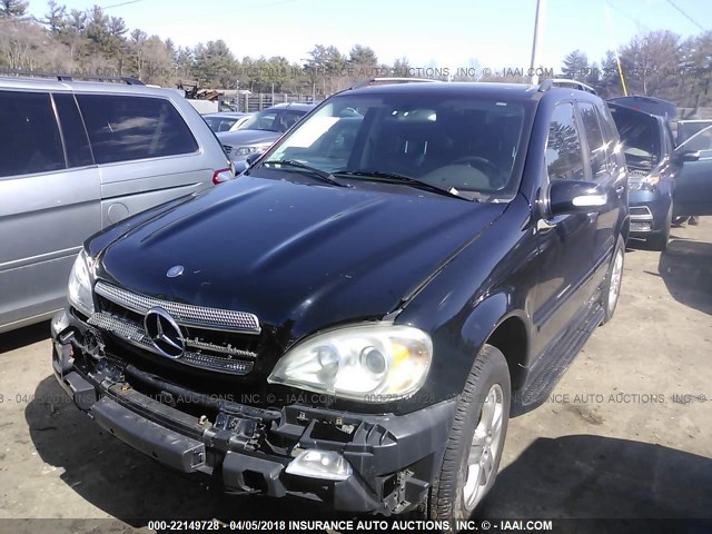 4JGAB75E55A519344 - 2005 MERCEDES-BENZ ML 500 BLACK photo 2