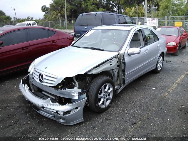 WDBRF54H57A942373 - 2007 MERCEDES-BENZ C 280 SILVER photo 2