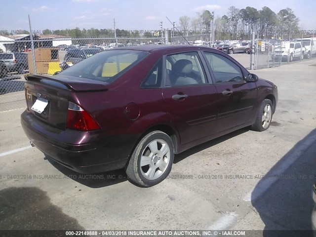 1FAHP34N27W157600 - 2007 FORD FOCUS ZX4/S/SE/SES MAROON photo 4