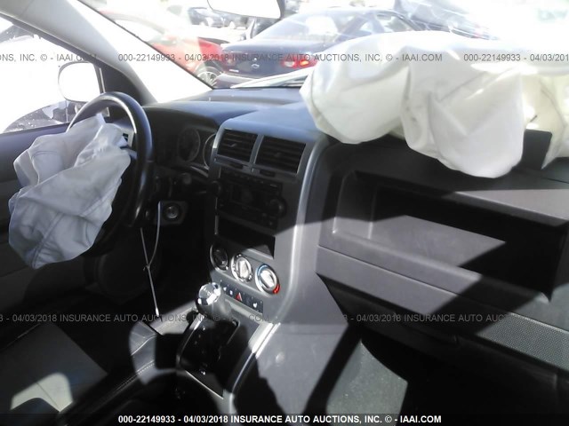 1J8FT57W77D222779 - 2007 JEEP COMPASS LIMITED WHITE photo 5