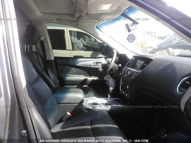 5N1DR2MN0HC904087 - 2017 NISSAN PATHFINDER S/SV/SL/PLATINUM 灰色 照片 5