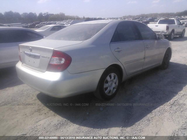 4T1BE32K24U856503 - 2004 TOYOTA CAMRY LE/XLE/SE SILVER photo 4