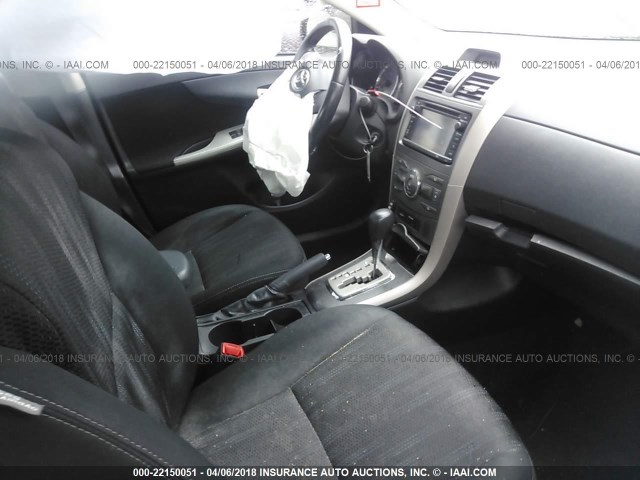 5YFBU4EE7DP125839 - 2013 TOYOTA COROLLA S/LE RED photo 5