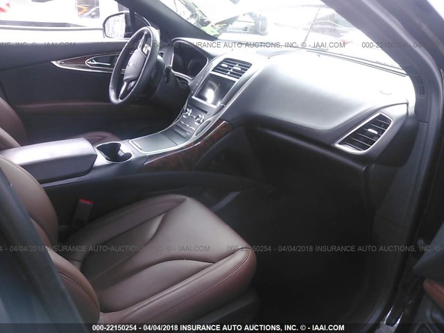 2LMPJ6LR0HBL53518 - 2017 LINCOLN MKX RESERVE BLACK photo 5