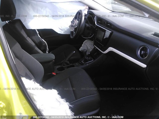 JTNKARJEXJJ555422 - 2018 TOYOTA COROLLA IM YELLOW photo 5