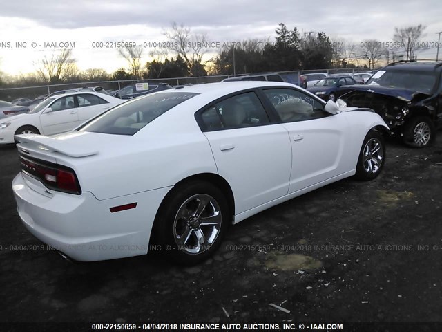 2C3CDXBGXCH219721 - 2012 DODGE CHARGER SE WHITE photo 4
