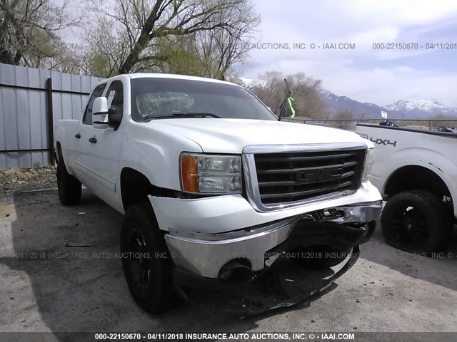 1GT4K3B65AF131986 - 2010 GMC SIERRA K3500 SLE WHITE photo 1