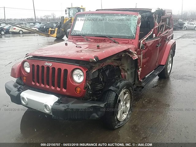 1C4BJWEG9DL604536 - 2013 JEEP WRANGLER UNLIMITE SAHARA MAROON photo 2