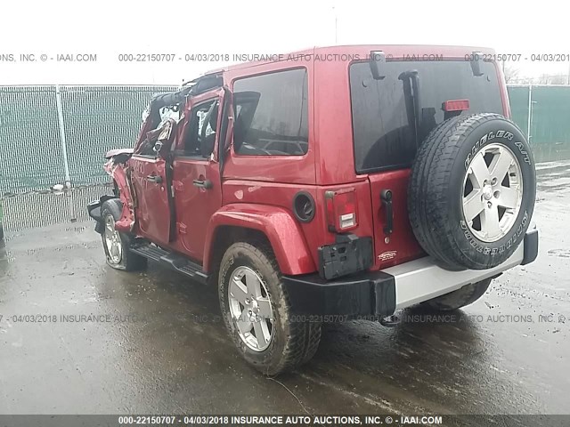 1C4BJWEG9DL604536 - 2013 JEEP WRANGLER UNLIMITE SAHARA MAROON photo 3