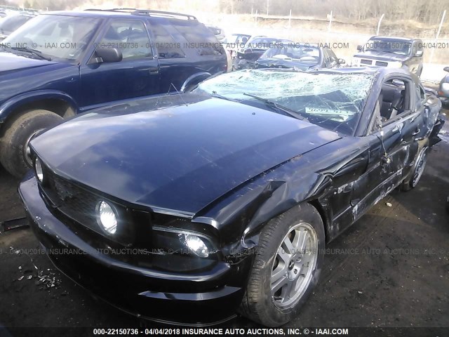 1ZVHT82H485160857 - 2008 FORD MUSTANG GT BLACK photo 2