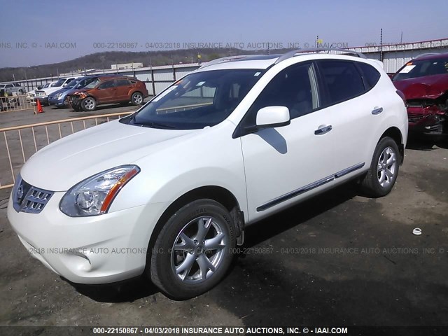 JN8AS5MT4BW160628 - 2011 NISSAN ROGUE S/SV/KROM WHITE photo 2