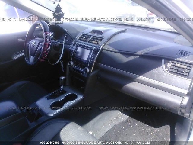 4T1BF1FK7CU166823 - 2012 TOYOTA CAMRY SE/LE/XLE 银色 照片 5