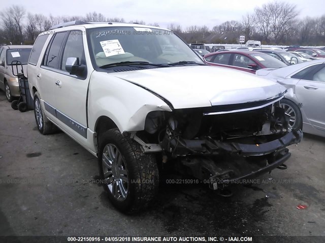 5LMFU285X7LJ19623 - 2007 LINCOLN NAVIGATOR WHITE photo 1