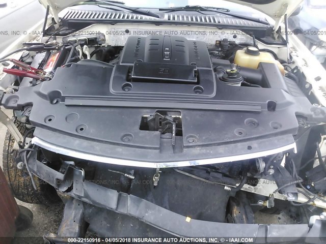 5LMFU285X7LJ19623 - 2007 LINCOLN NAVIGATOR WHITE photo 10