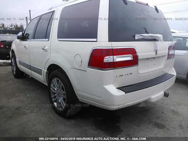 5LMFU285X7LJ19623 - 2007 LINCOLN NAVIGATOR WHITE photo 3