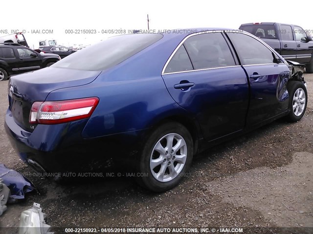 4T1BF3EK8BU764933 - 2011 TOYOTA CAMRY SE/LE/XLE BLUE photo 4