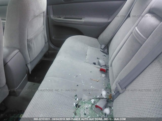 4T1BE32K24U860180 - 2004 TOYOTA CAMRY LE/XLE/SE ვერცხლისფერი ფოტო 8