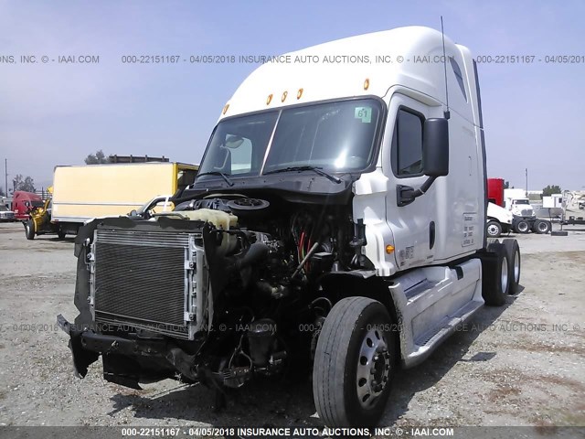 1FUJGLDR5CSBH2339 - 2012 FREIGHTLINER CASCADIA 125  WHITE photo 2