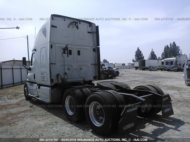 1FUJGLDR5CSBH2339 - 2012 FREIGHTLINER CASCADIA 125  WHITE photo 3