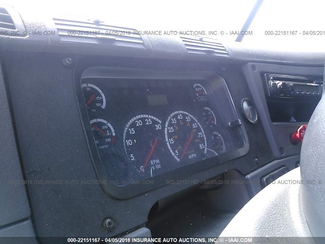 1FUJGLDR5CSBH2339 - 2012 FREIGHTLINER CASCADIA 125  WHITE photo 6