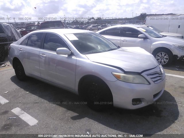 4T1BF3EK2AU053436 - 2010 TOYOTA CAMRY SE/LE/XLE SILVER photo 1