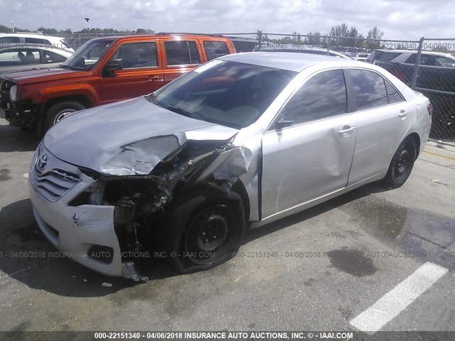 4T1BF3EK2AU053436 - 2010 TOYOTA CAMRY SE/LE/XLE SILVER photo 6