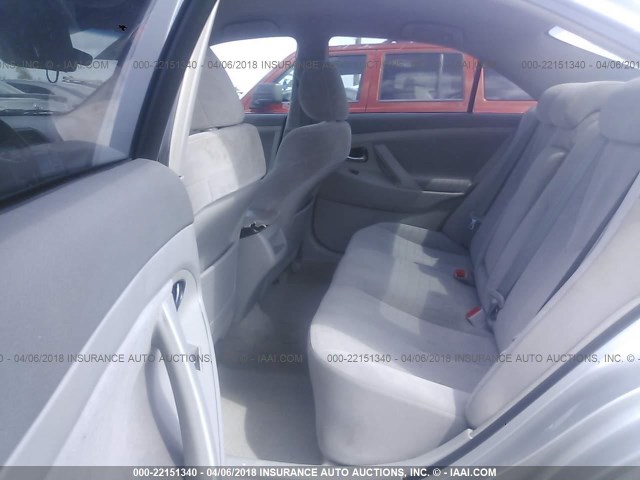 4T1BF3EK2AU053436 - 2010 TOYOTA CAMRY SE/LE/XLE SILVER photo 8