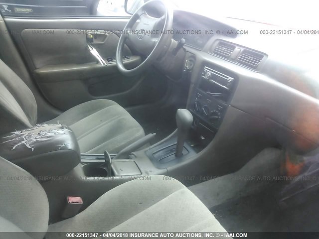 4T1BF22K41U120438 - 2001 TOYOTA CAMRY LE/XLE Բորդո լուսանկար 5