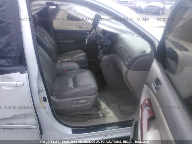 5TDBA22C45S043043 - 2005 TOYOTA SIENNA XLE/XLE LIMITED WHITE photo 5