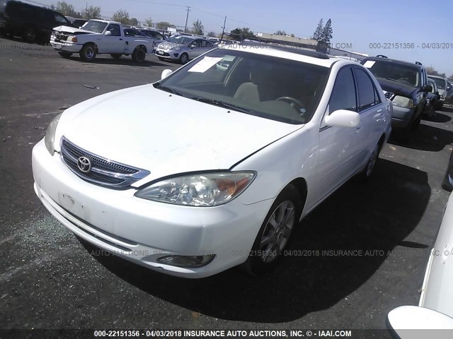 JTDBE32K340269092 - 2004 TOYOTA CAMRY LE/XLE WHITE photo 2