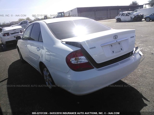 JTDBE32K340269092 - 2004 TOYOTA CAMRY LE/XLE WHITE photo 3