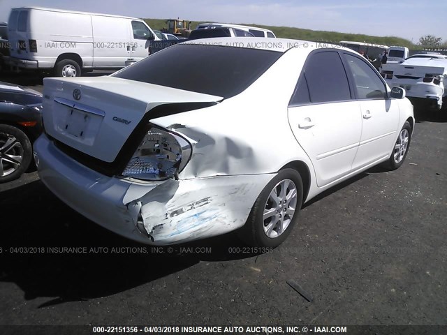 JTDBE32K340269092 - 2004 TOYOTA CAMRY LE/XLE Weiß Foto 4