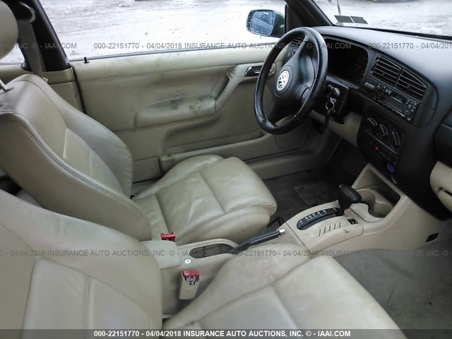 3VWDC21V61M810971 - 2001 VOLKSWAGEN CABRIO GLX 绿色 照片 5