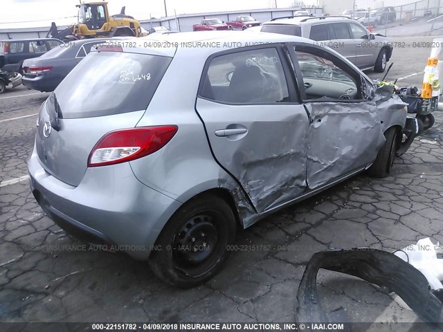 JM1DE1KY4E0176648 - 2014 MAZDA MAZDA2 SPORT SILVER photo 4