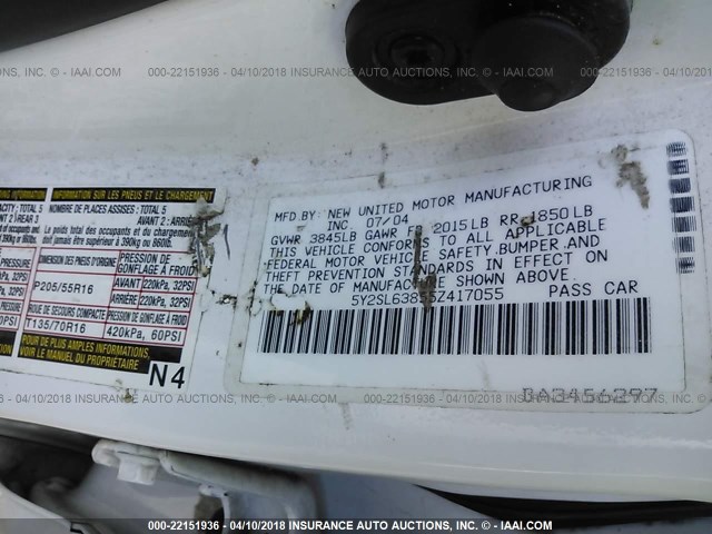 5Y2SL63855Z417055 - 2005 PONTIAC VIBE WHITE photo 9