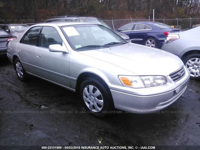 JT2BG22K0Y0520315 - 2000 TOYOTA CAMRY CE/LE/XLE 银色 照片 1