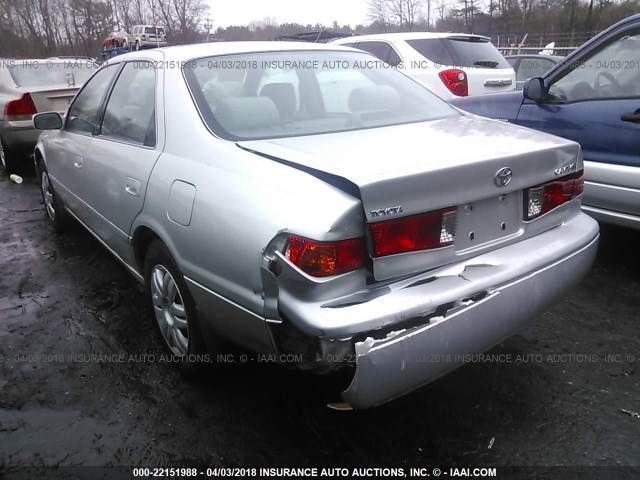 JT2BG22K0Y0520315 - 2000 TOYOTA CAMRY CE/LE/XLE 银色 照片 3