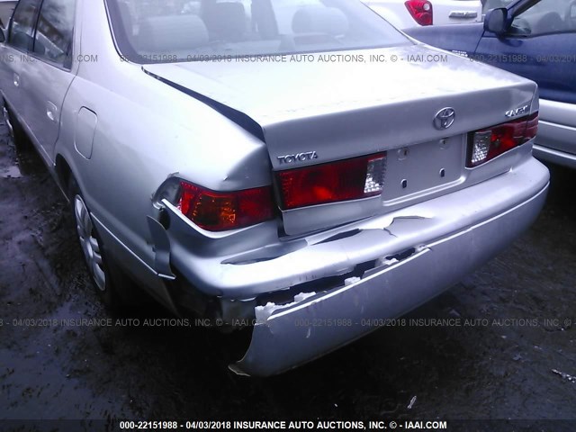 JT2BG22K0Y0520315 - 2000 TOYOTA CAMRY CE/LE/XLE SILVER photo 6