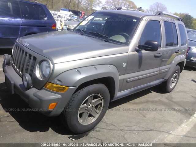 1J4GL38K76W132038 - 2006 JEEP LIBERTY RENEGADE GOLD photo 2